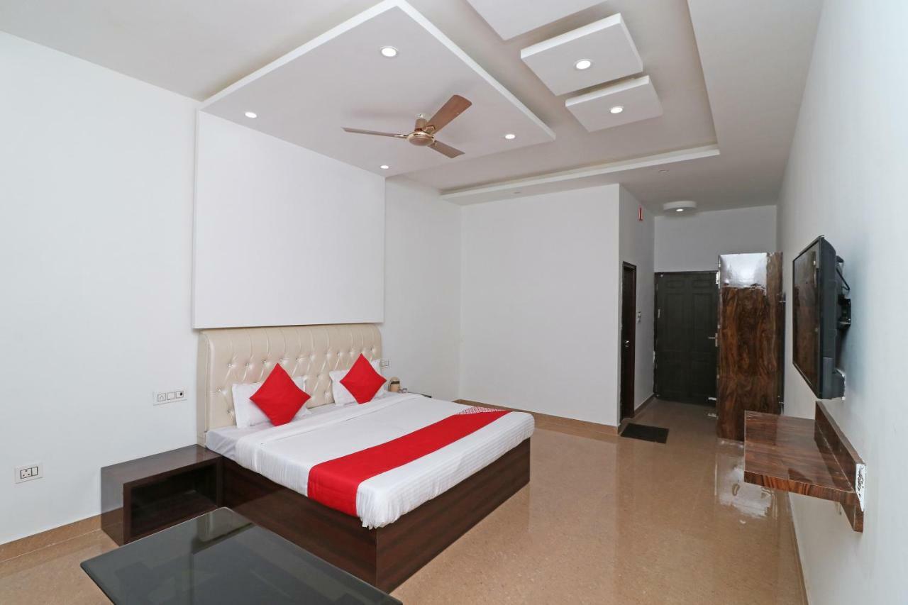 Oyo 29755 Hotel Jammu Airlines Εξωτερικό φωτογραφία