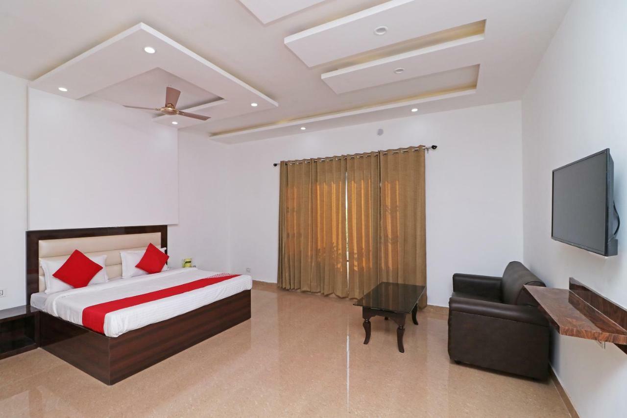 Oyo 29755 Hotel Jammu Airlines Εξωτερικό φωτογραφία