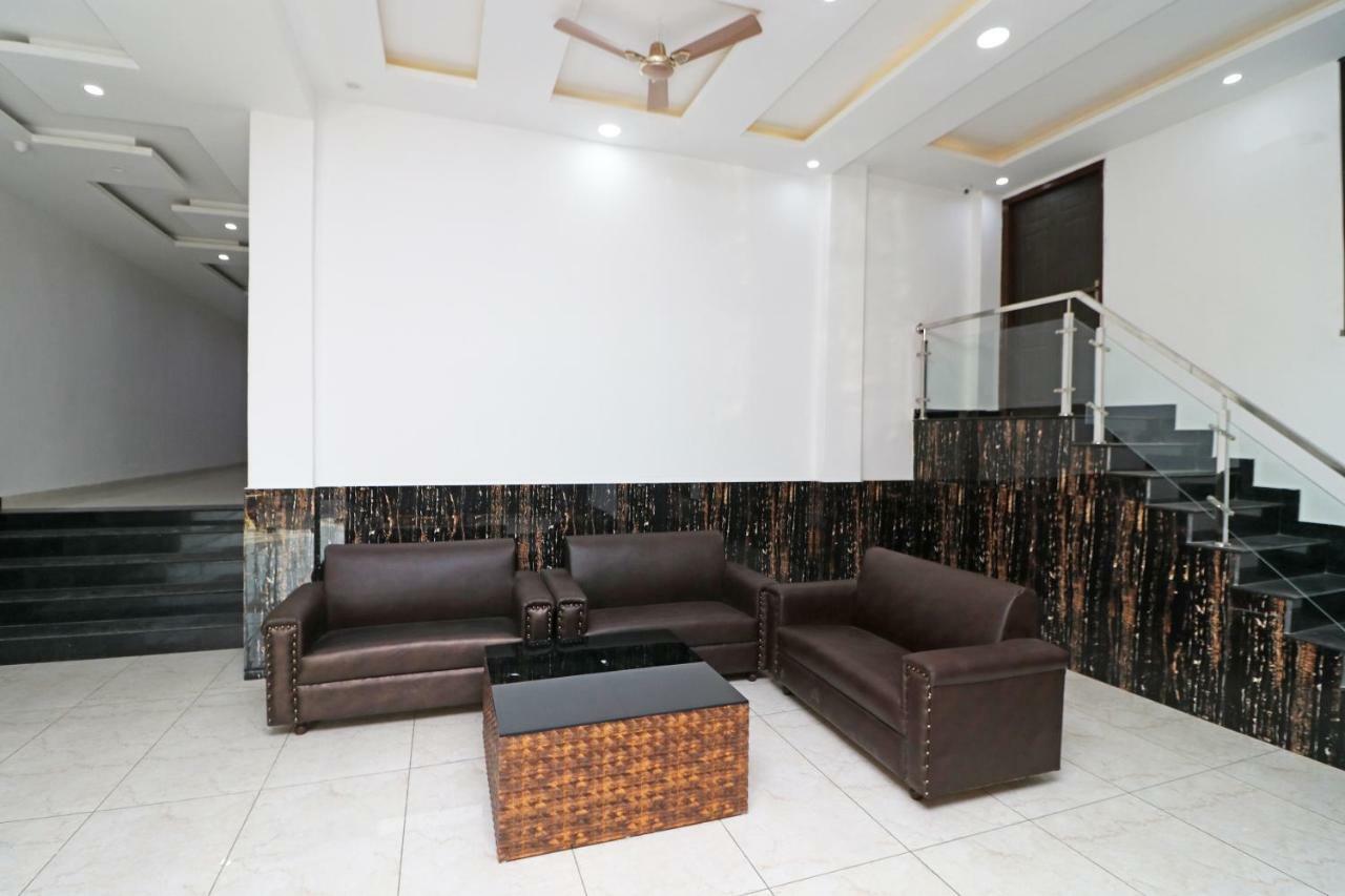 Oyo 29755 Hotel Jammu Airlines Εξωτερικό φωτογραφία